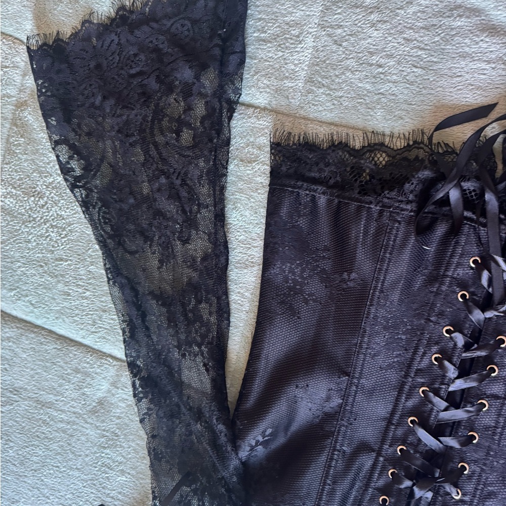 Chic Black Lace Corset Blouse - Picture 11 of 13